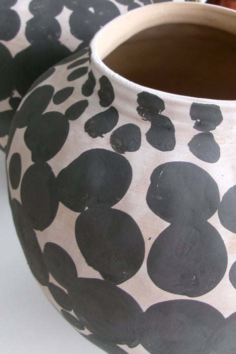 SpottyBlack_Pot